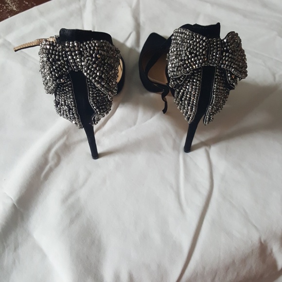 Shoes - Picture 7 of 8